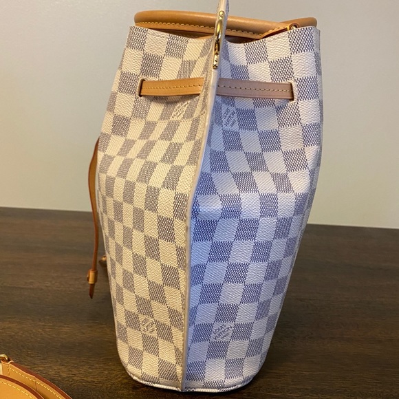 LOUIS VUITTON Girolata Azur - Picture 8 of 14